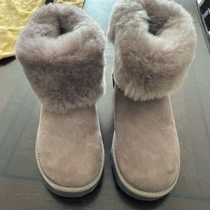 Ugg Boots short  classic cuff